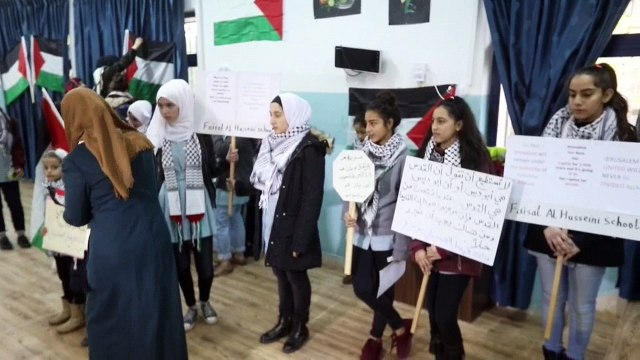 Niños protestan en Ramala de cara al posible reconocimiento de EEUU a Jerusalén