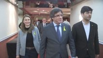 Puigdemont valora volver a España tras el 21D pero no lo hará sin 
