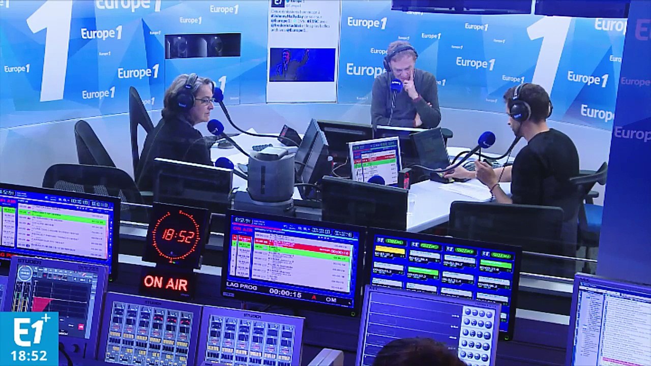 Dans les médias, hommages tous azimuts à Johnny Hallyday