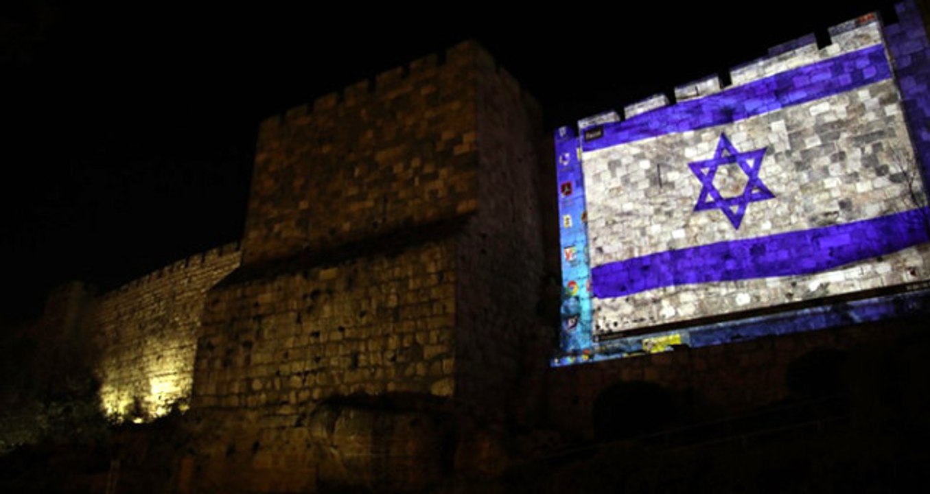 Trump'ın Kararı Sonrası Kudüs Surlarına Bayrak Yansıtmak İsteyen İsrailliler Rezil Oldu