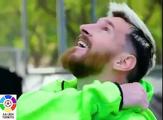 Luis Suarez 35 metre yükseklikten gelen topu kontrol etti.