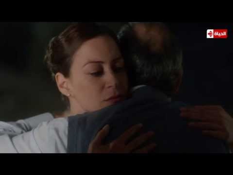 حارة اليهود - مشهد مؤثر جدا | منة شلبى تضحى بسعادتها من أجل والدها !