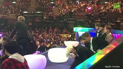 Clip ghi lại sự mệt mỏi đến kiệt sức của BTS sau khi biểu diễn làm fan nhói lòng
