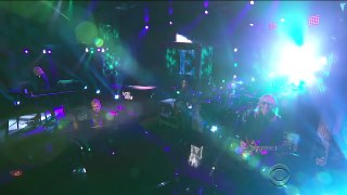 Elton John Performs 'Bennie And The Jets'-WngTeBCwMhc
