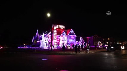 Hayırsever Çiftin Evindeki Noel Işıkları Kanserle Mücadele İçin Yanıyor