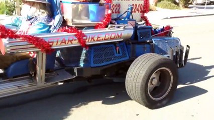 Man Spots Dog on Star Trek-Themed Christmas Motor