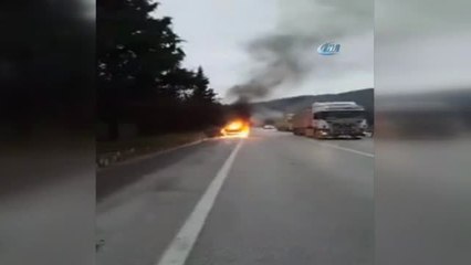 Alev Alev Yanan Aracından Kendisini Son Anda Dışarı Attı