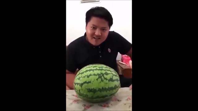 Oh le coup de tête qui fait mal... Blague d'enfoiré!