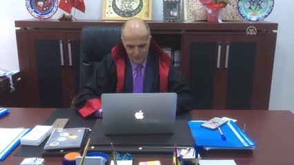 Mahkeme Başkanı "Yılın Fotoğrafları Oylamasına" Katıldı