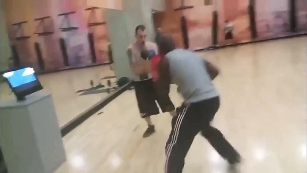 The GOAT Charlie Zelenoff Outboxes Southpaw Sil