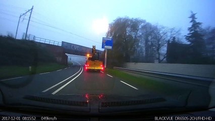 Tracteur vs Viaduc trop bas (Pays-Bas)