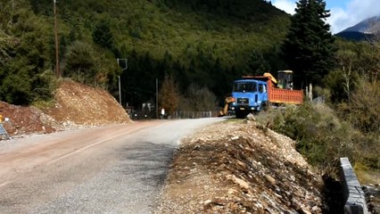 Με γοργούς ρυθμούς η διαπλάτυνση του δρόμου Καρπενήσι-Προυσσός