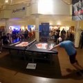 Niesamowity mecz ping ponga głowami