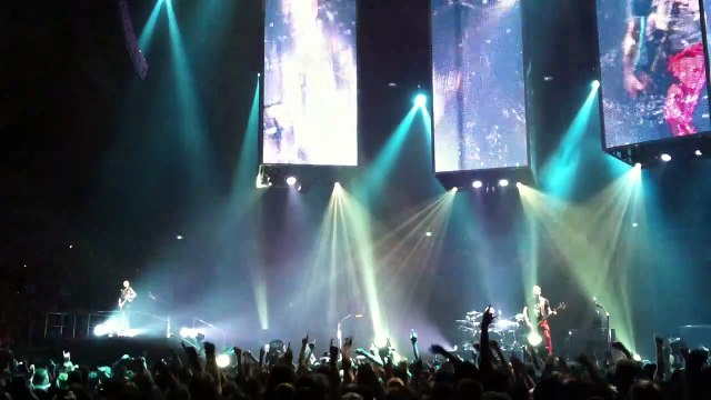 Muse - Supermassive Black Hole, Rod Laver Arena, Melbourne, Australia 12/15/2010