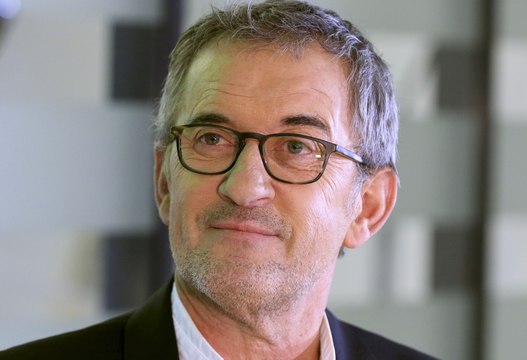 La tournée ''Âge tendre'', Johnny Hallyday et projets télé : les confidences de Christophe Dechavanne