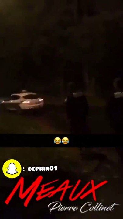 Un jeune embarque une voiture de la police municipale sous les yeux des flics