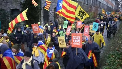 Katalanlardan Brüksel'de 45 Bin Kişilik Gövde Gösterisi
