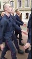 En hommage à Johnny Hallyday, les pompiers de Paris ont chanté un de ses tubes lors d'une marche militaire