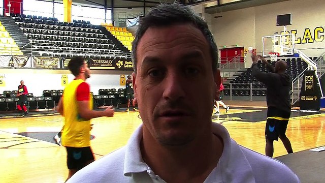 L'entraîneur de Fos Provence Basket avant la réception de Roanne