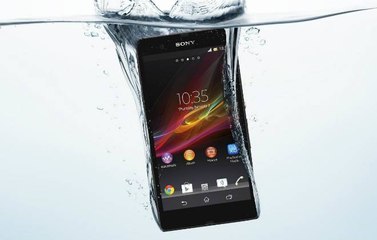 Smartphones à prova d'água realmente funcionam debaixo d'água?