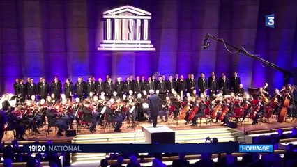 Mort de Johnny Hallyday : les hommages se poursuivent