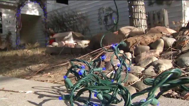 Need-To-Know Tips for Hanging Christmas Lights