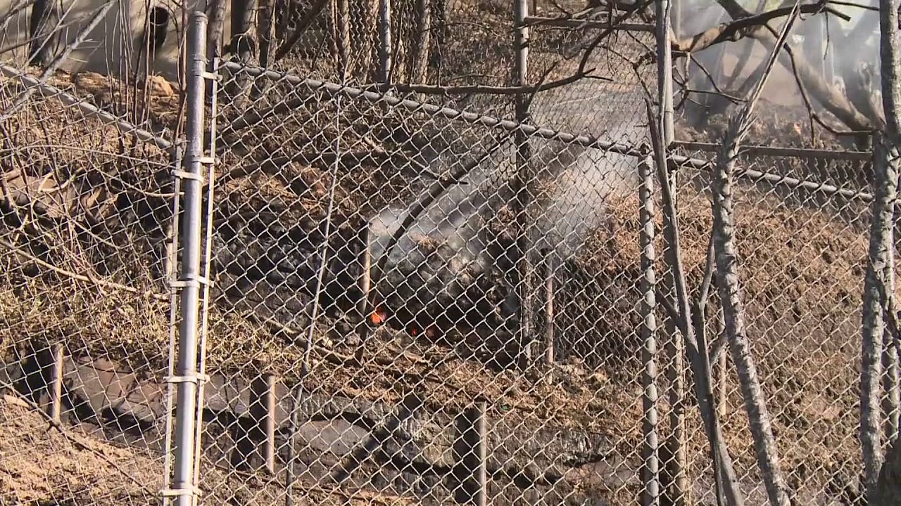 Vientos huracanados complican incendios en California