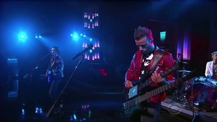 Muse Performs 'Dig Down'-sfOBkL5Hfec