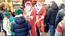 Almanya'da Skandal Görüntü! Noel Baba Kılığına Giren PKK'lılar, Çocuklara Hediye Dağıttı