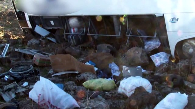 Otobüs Şarampole Yuvarlandı