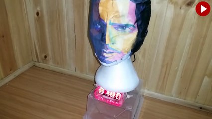 Ünlü rock yıldızından esinlenerek çalar saat oluşturdu