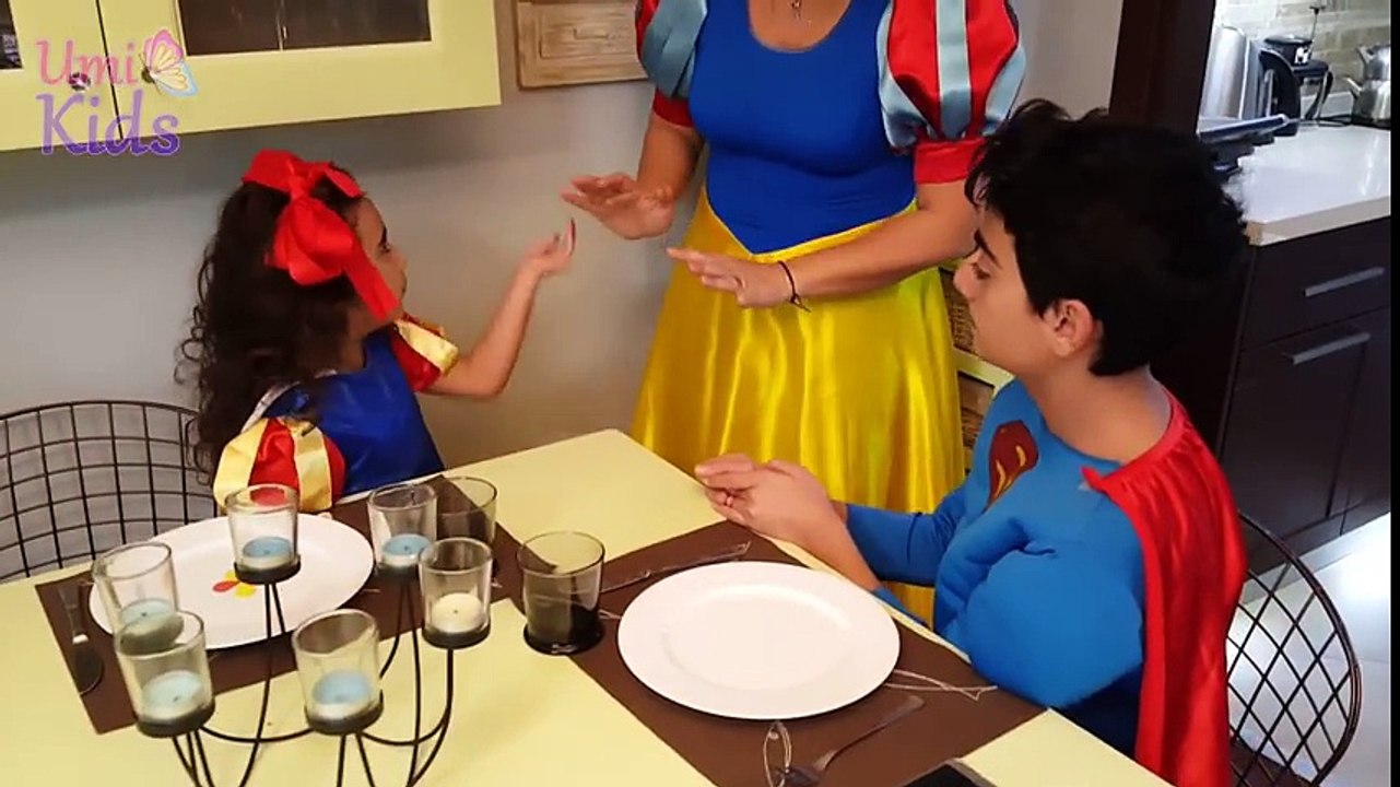 Süpermen Gerçek Pamuk Prenses 'i Bulma Yarışması | Çizgi Film ve Masal Karakterleri | UmiKids