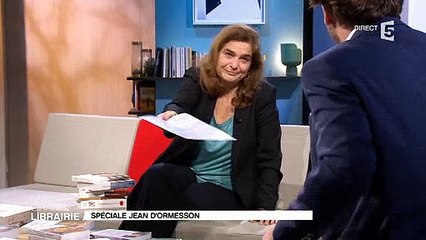 Download Video: Émue aux larmes, la fille de Jean d'Ormesson dévoile les derniers mots écrits par son père - Regardez