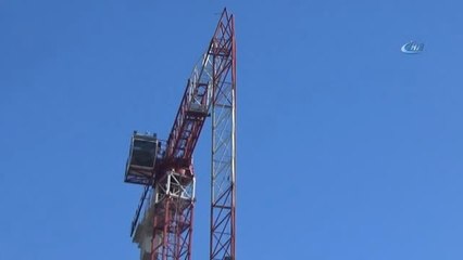 Bursa'da Faciadan Dönüldü...dev Vinç Devrildi