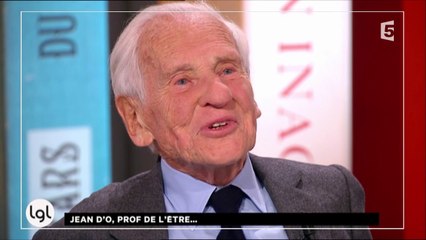 L'auteur Jean d'Ormesson face au monde