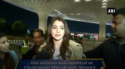 இத்தாலி பறந்தார் மிஸ் அனுஷ்கா... திரும்பி வரும் போது மிஸஸ் கோஹ்லியாக வருவாரா?- வீடியோ