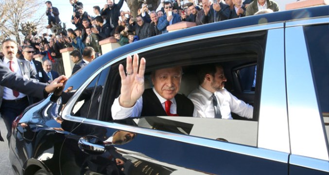 Erdoğan, Batı Trakya'da Reis Sana Canım Feda Sloganlarıyla Karşılandı