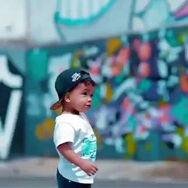 Funny WhatsApp status dance video