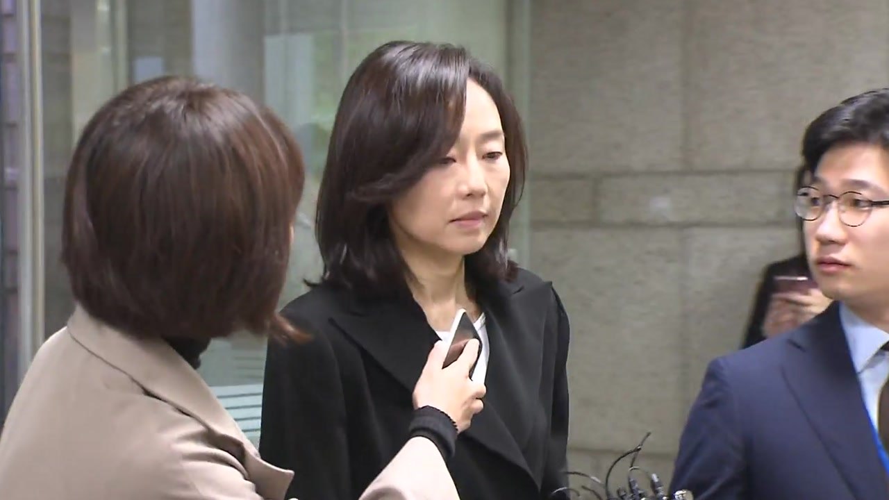 '화이트리스트' 조윤선 전 수석 모레 소환...국정원 특활비도 수사 / YTN
