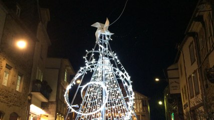 Les illuminations de Noël scintillent