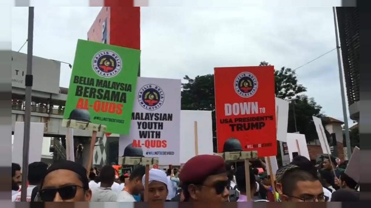 Asien: Muslime protestieren gegen USA