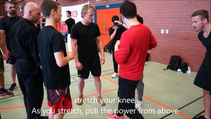 Stretch your knee - DK Yoo in Nuremberg