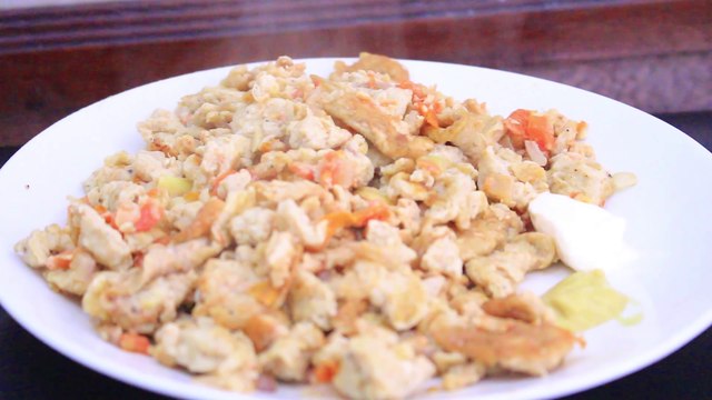 Comment cuisiner des Œufs brouillés aux trois saveurs, pour 3 personnes en 5 min ?