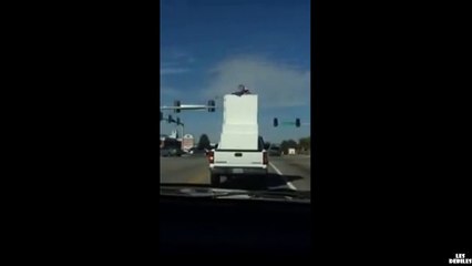 Deux-idiots-dans-un-pickup