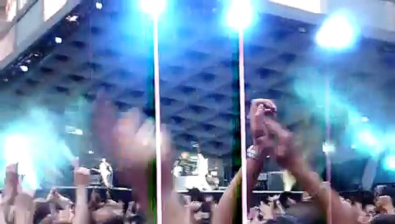 Muse - Supermassive Black Hole, Stade de France, Paris, France  6/12/2010