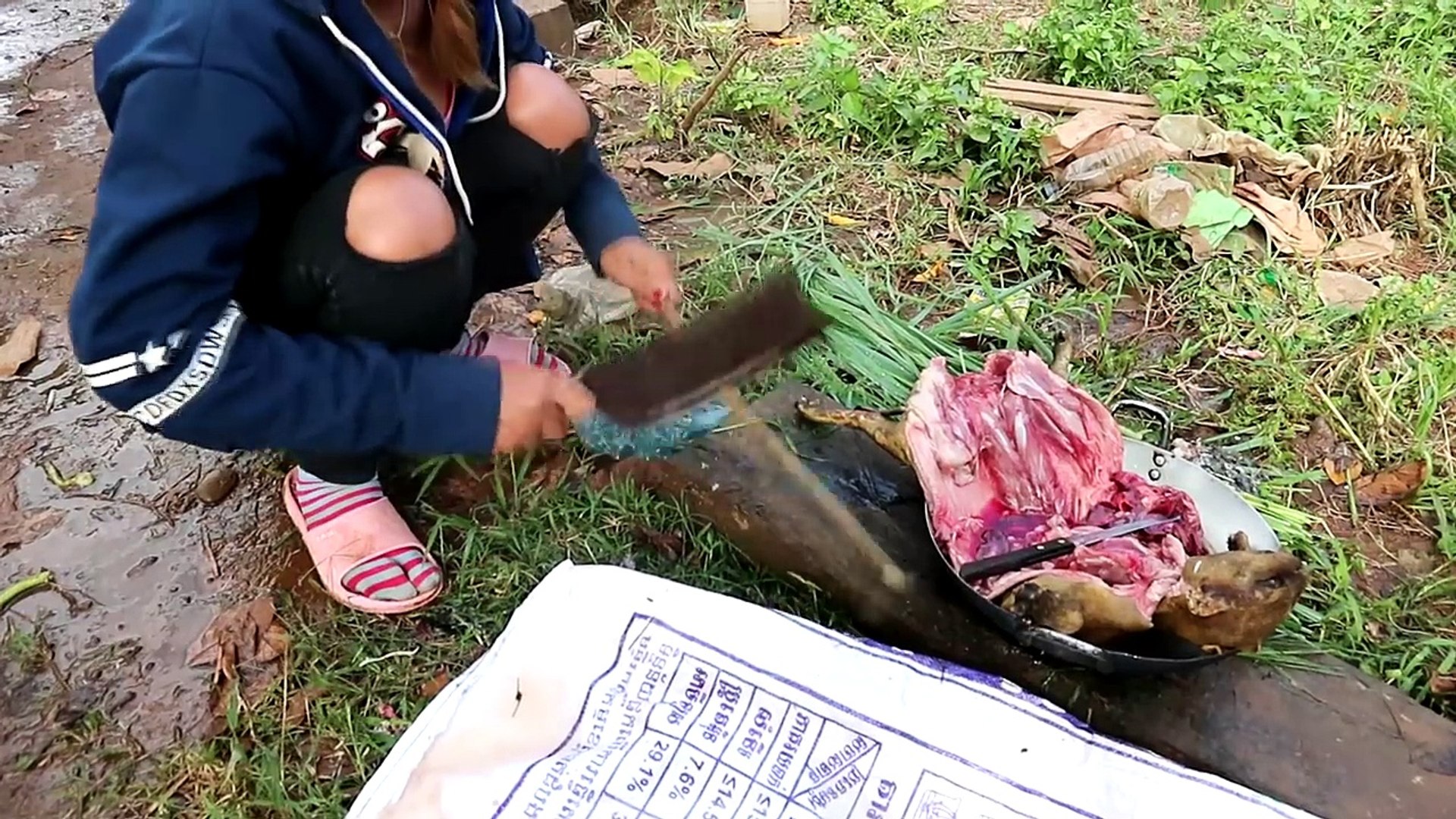 Easy food special - Khmer girl treats meat reindeer