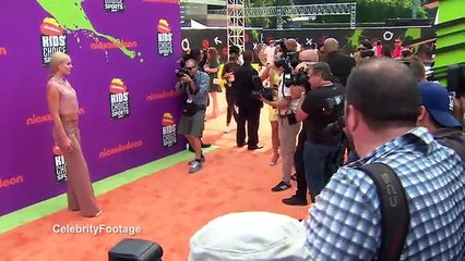 Lindsey Vonn wants to represent Americans not Trump