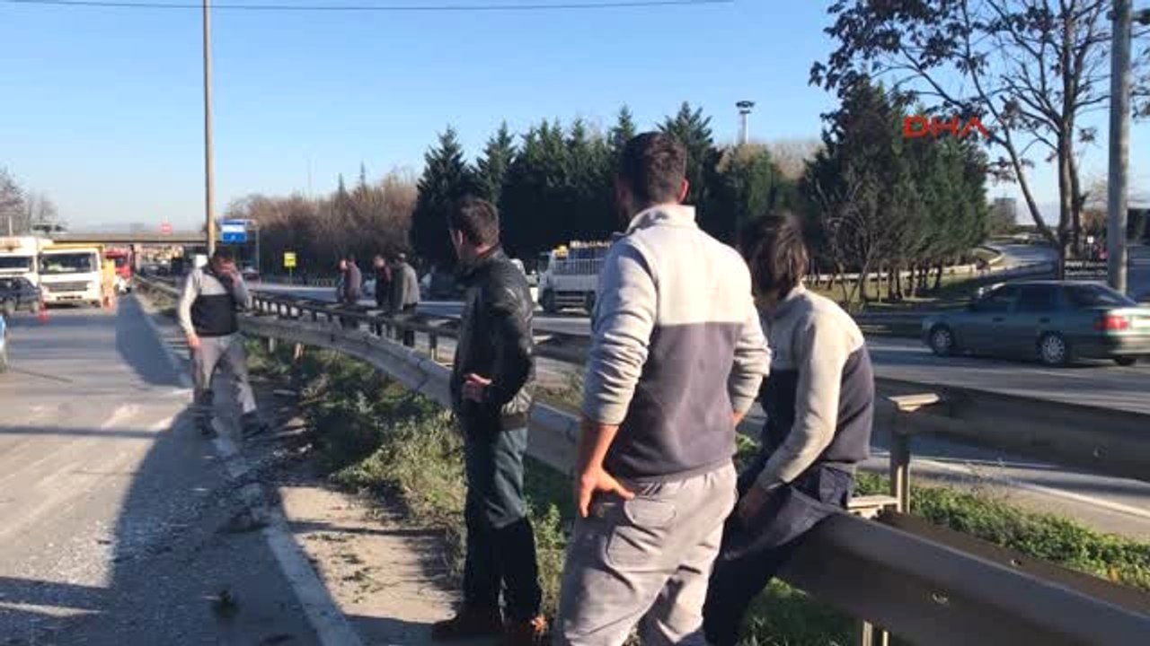 Sakarya Kamyon Devrildi, Trafik Durdu