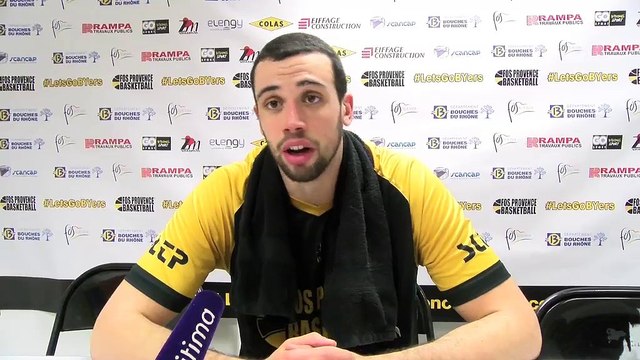 Pierre Pelos au micro d'Ulrich Téchené