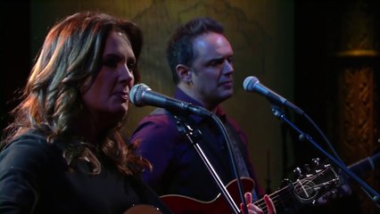 Lori McKenna Performs 'Humble & Kind'-TCQwt0Renvs